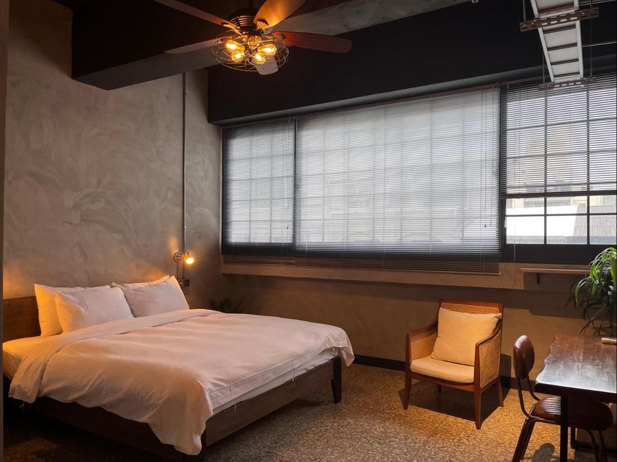 Hotel The Retro Tai-Pan Tainan Exterior foto
